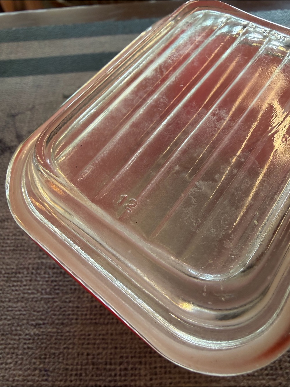 Vintage Pyrex red refrigerator dish - Picture 3 of 10